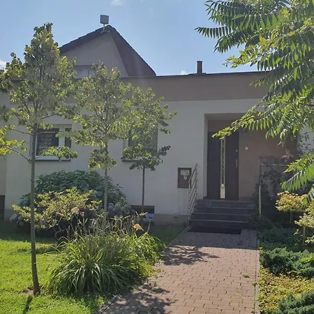 Dom Na Pieknej Semesterbostad Ustroń